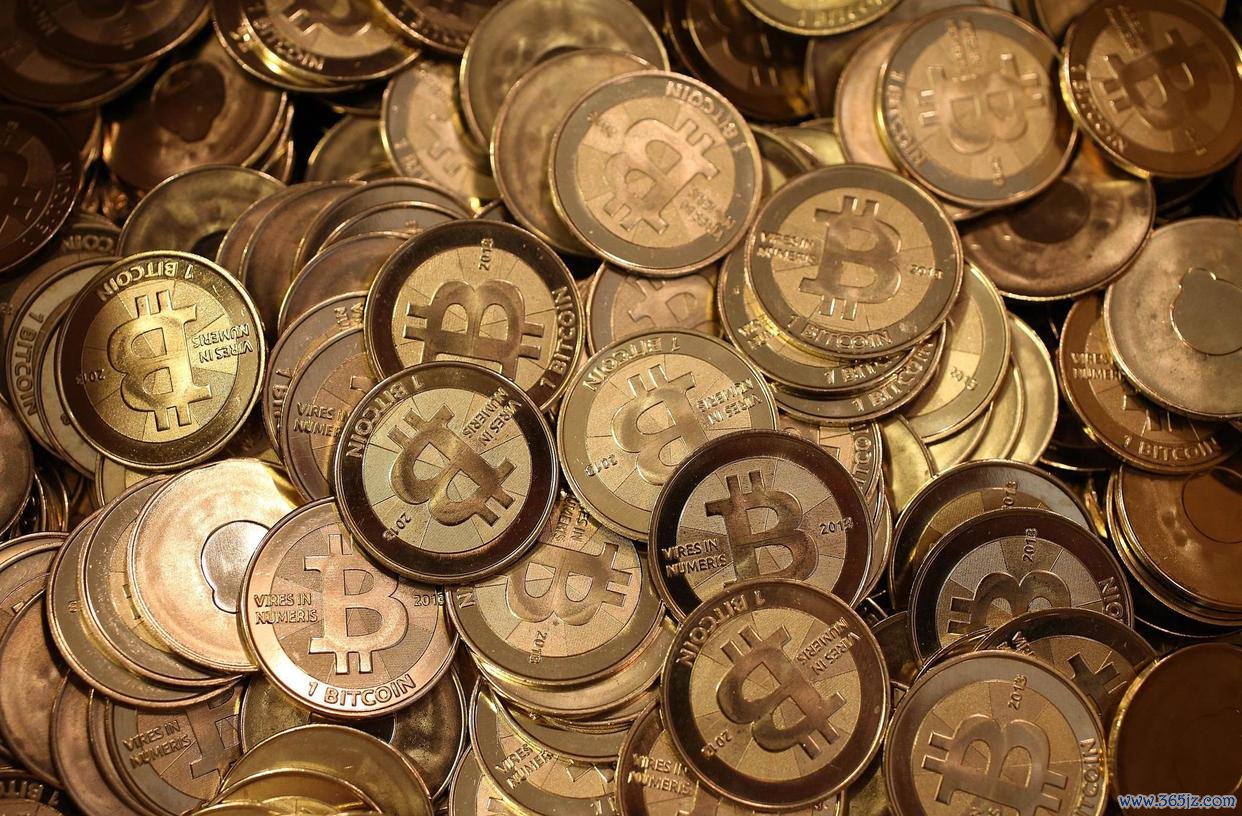 货币的虚拟化_分析虚拟货币的市场情绪：社交媒体如何左右投资者的决策与行为_阐述货币虚拟化的逻辑过程